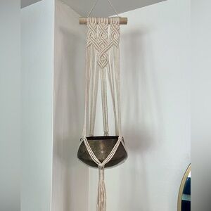 New handmade macrame plant hanger / will trade